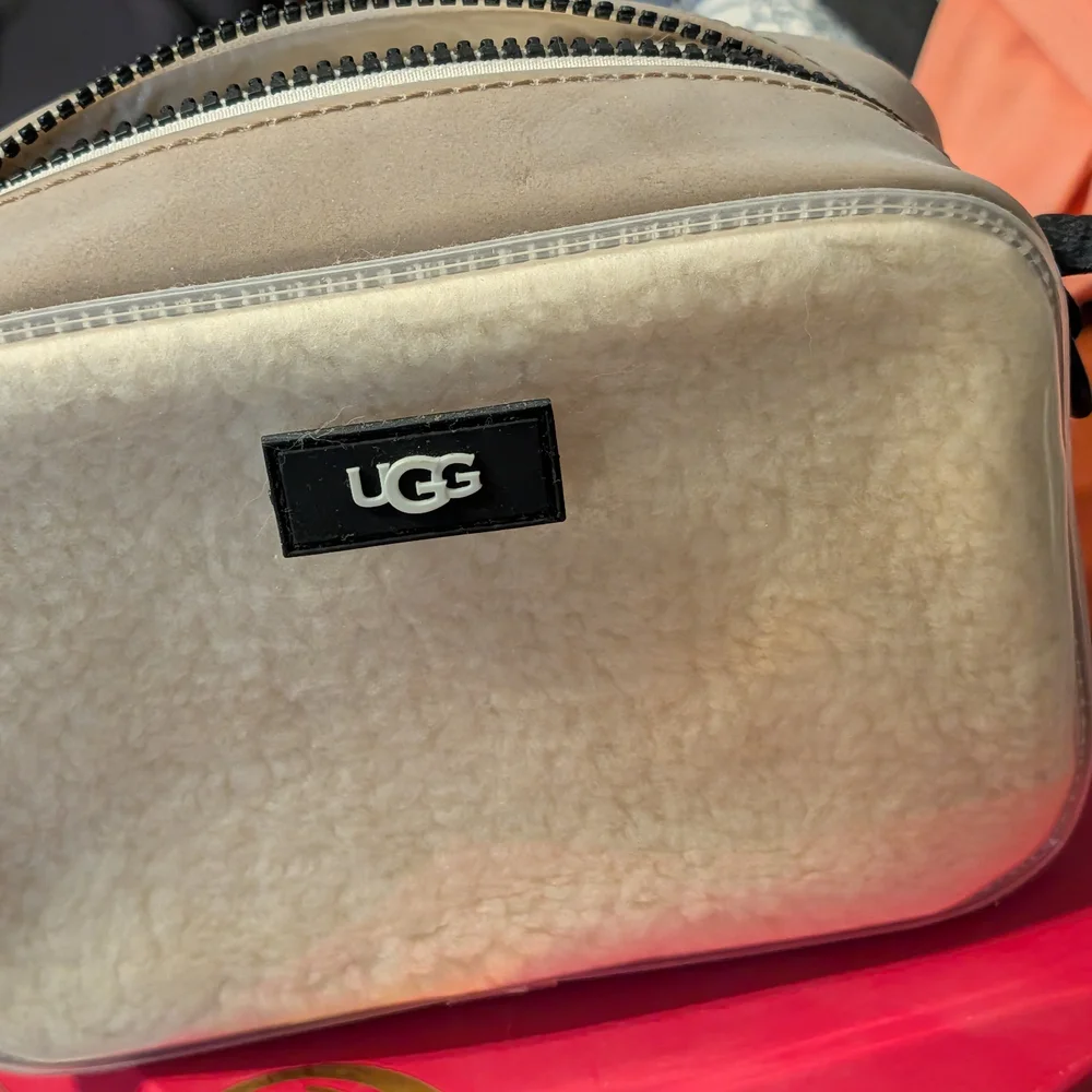 UGG Cream Fleece Cosmetic Bag - Picture 6 of 7